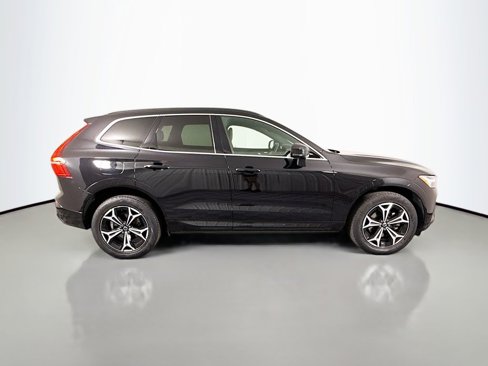 Used 2022 Volvo XC60 B5 Momentum image 8