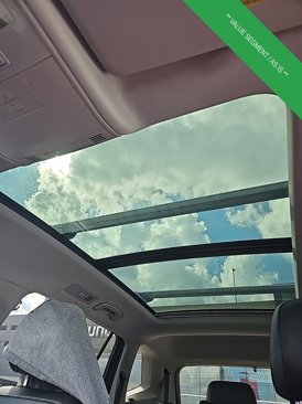 Used 2021 Volkswagen Tiguan SE w/ Panoramic Sunroof Package image 16