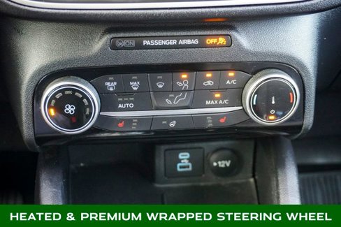 Used 2022 Ford Escape SE w/ Cold Weather Package image 16