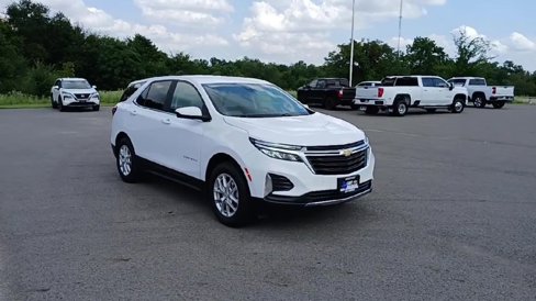 Used 2024 Chevrolet Equinox LT image 2