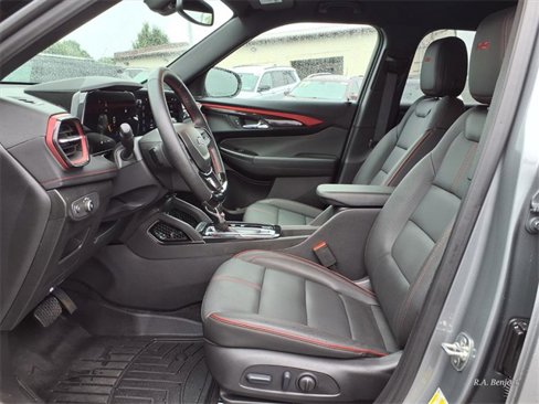 Used 2025 Chevrolet TrailBlazer RS w/ Convenience Package image 11