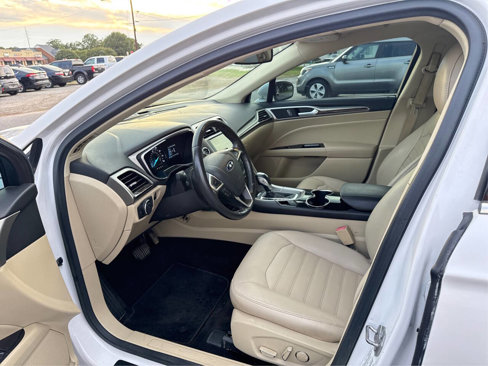 Used 2014 Ford Fusion SE w/ Equipment Group 202A image 9