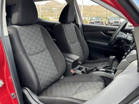 Used 2018 Nissan Rogue Sport SV image 34