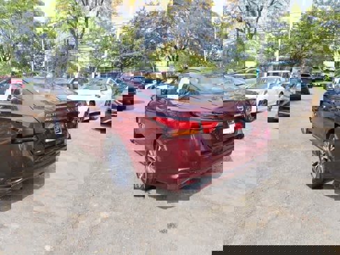 Used 2023 Nissan Altima 2.5 SV image 4