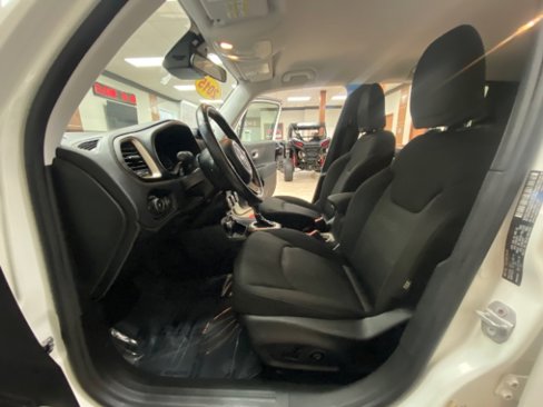 Used 2015 Jeep Renegade Latitude w/ Popular Equipment Group image 16