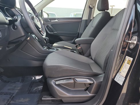 Used 2020 Volkswagen Tiguan S image 18