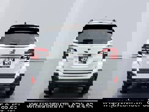 Used 2018 Subaru Outback 3.6R Touring image 4