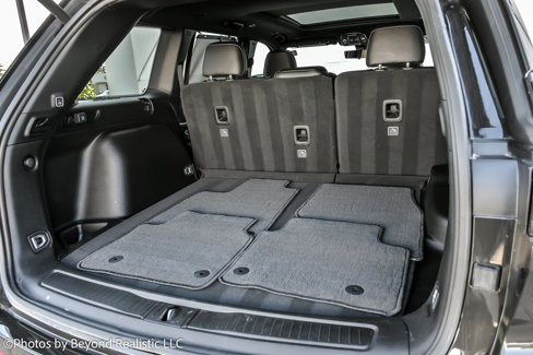 Used 2024 Jeep Grand Cherokee Limited w/ Luxury Tech Group II image 19