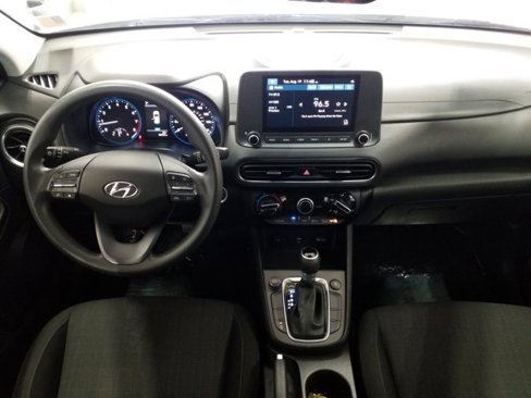 Used 2023 Hyundai Kona SEL image 3