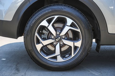 Used 2020 Kia Sportage LX image 11