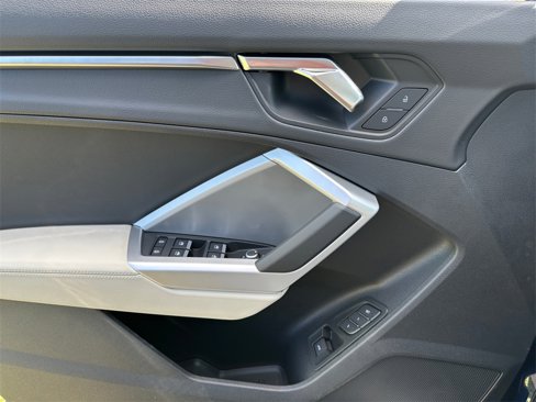 New 2025 Audi Q3 2.0T Premium image 24