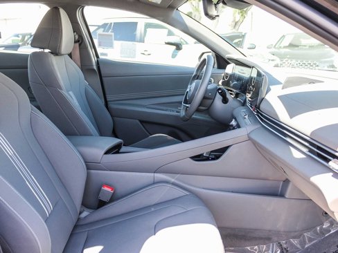 Certified 2023 Hyundai Elantra SEL w/ Convenience Package image 16