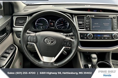 Used 2019 Toyota Highlander Limited image 5