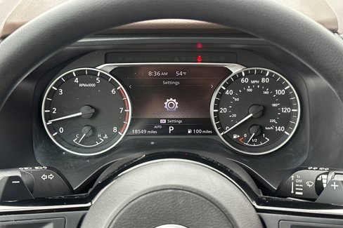 Used 2022 Nissan Rogue SV image 29