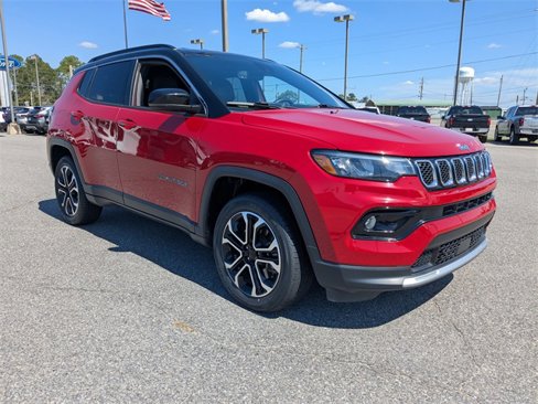 Used 2023 Jeep Compass Limited image 2