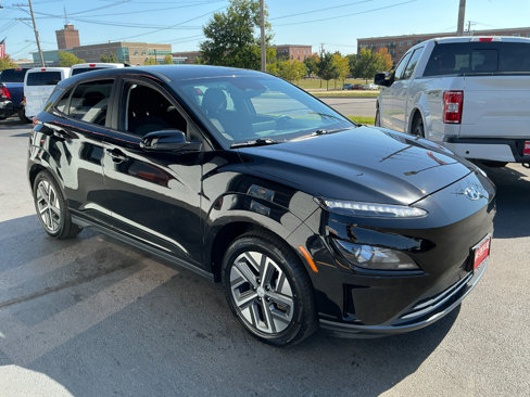 Used 2023 Hyundai Kona SE image 3