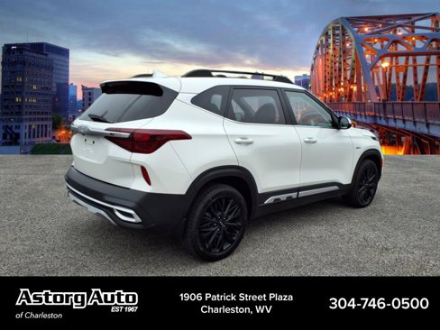 Used 2023 Kia Seltos Nightfall Edition image 3