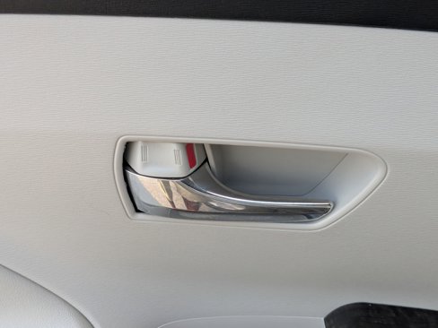Used 2014 Toyota Venza LE image 28
