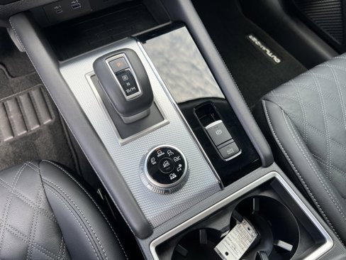 Used 2024 Mitsubishi Outlander SEL image 5