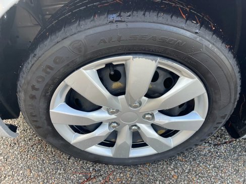 Used 2019 Nissan Sentra S image 9