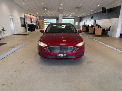 Used 2018 Ford Fusion SE image 3