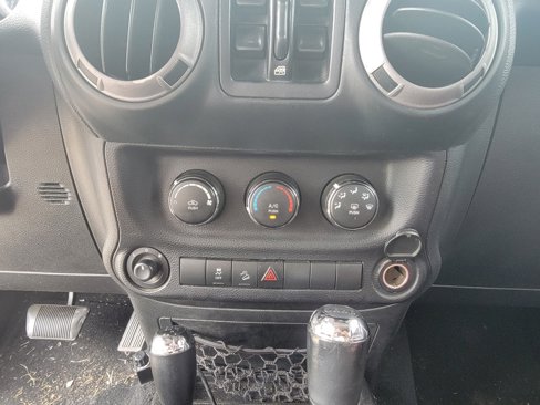 Used 2013 Jeep Wrangler Unlimited Sport image 20