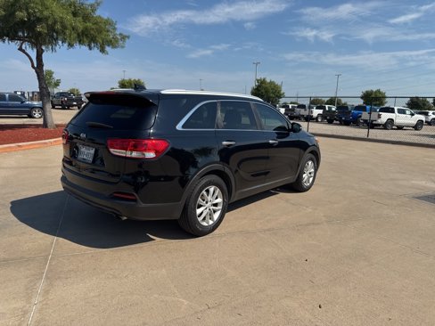 Used 2017 Kia Sorento LX w/ LX V6 Convenience Package image 5