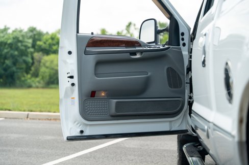 Used 2002 Ford F250 Lariat image 5