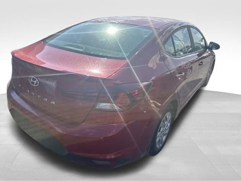 Used 2019 Hyundai Elantra SE w/ Winter Weather Package image 7