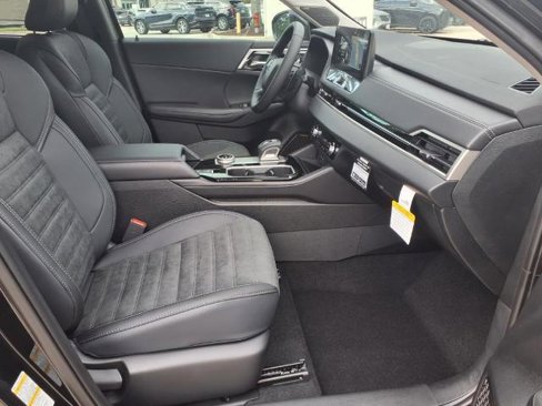 New 2025 Mitsubishi Outlander SE image 9