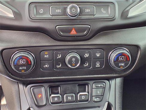 Used 2019 GMC Terrain SLE w/ Driver Convenience Package image 14