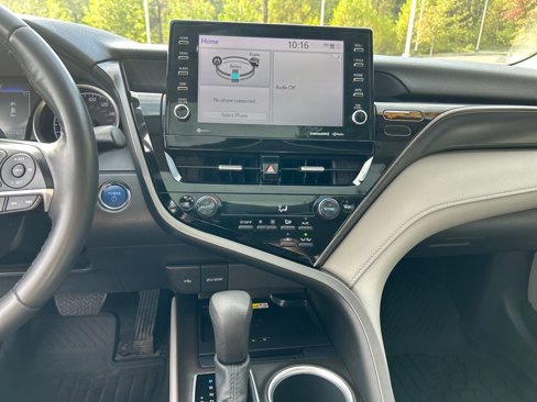 Used 2022 Toyota Camry LE image 17