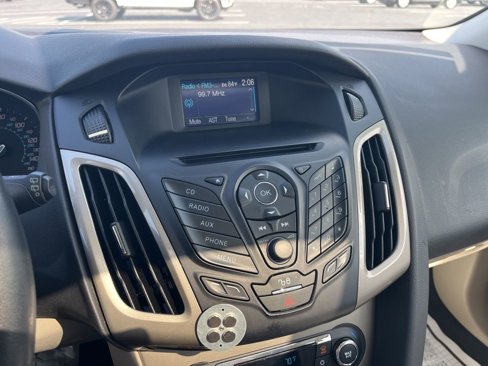 Used 2012 Ford Focus SEL image 17