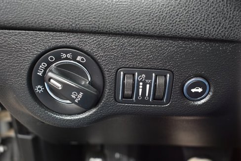 Used 2017 Chrysler 300 S w/ 300S Premium Group image 10