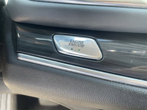 Used 2020 Buick Enclave Essence image 21