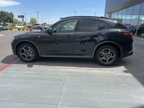 Used 2023 Alfa Romeo Stelvio Ti image 6