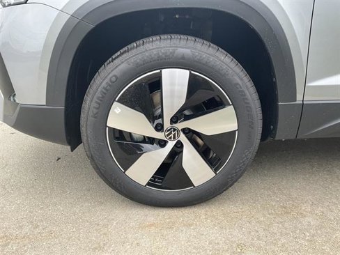 New 2025 Volkswagen Taos S image 14