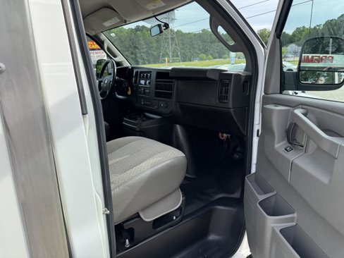Used 2021 Chevrolet Express 3500 w/ Power Convenience Package image 10