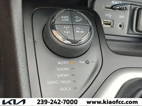 Used 2018 Jeep Cherokee Trailhawk image 22