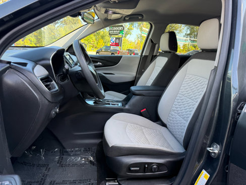 Used 2020 Chevrolet Equinox LS w/ LS Convenience Package image 16