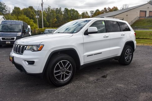 Used 2019 Jeep Grand Cherokee Laredo w/ 18" Wheel & 8.4" Radio Group image 7