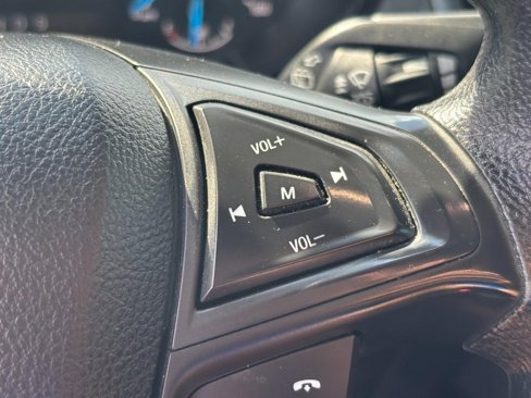 Used 2020 Ford Edge SE image 22