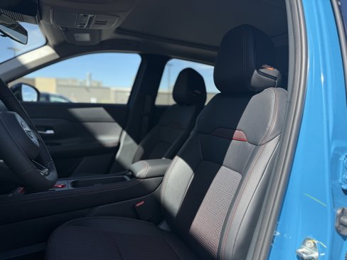 New 2025 Nissan Kicks SR w/ SR Premium Package image 9