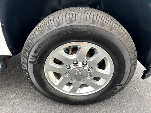 Used 2014 Chevrolet Silverado 2500 LT w/ Interior Plus Package image 15