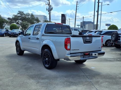Used 2015 Nissan Frontier SV image 3