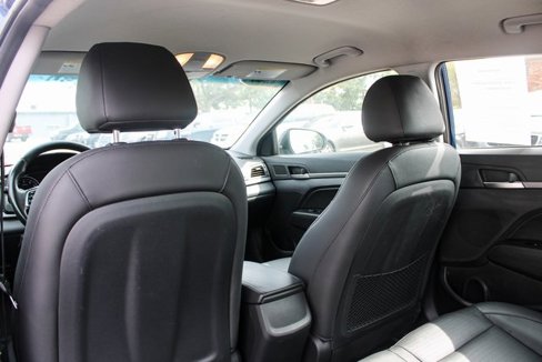 Used 2017 Hyundai Elantra Limited image 39