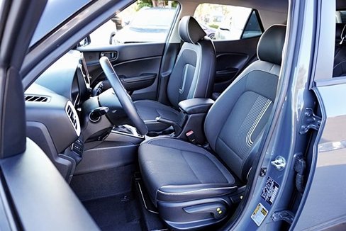 Certified 2024 Hyundai Venue Limited image 15