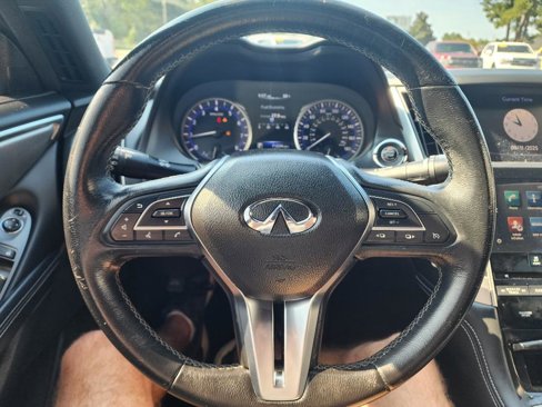 Used 2017 INFINITI Q60 2.0t image 25