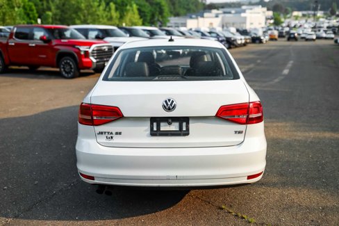 Used 2015 Volkswagen Jetta SE image 4