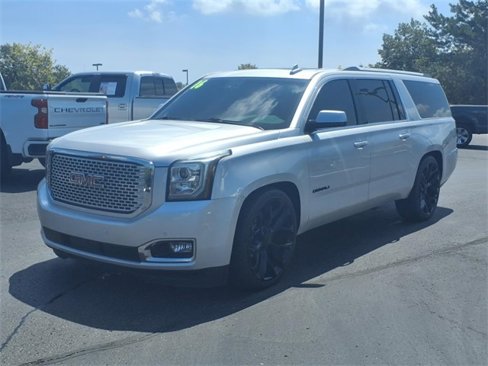 Used 2016 GMC Yukon XL Denali image 3